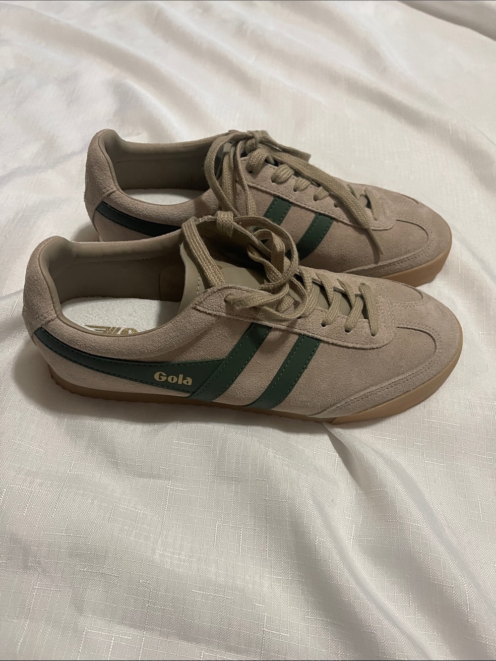 Gola Beige Suede Sneakers Women’s with Green Stripes New Without Tag - Picture 8 of 8